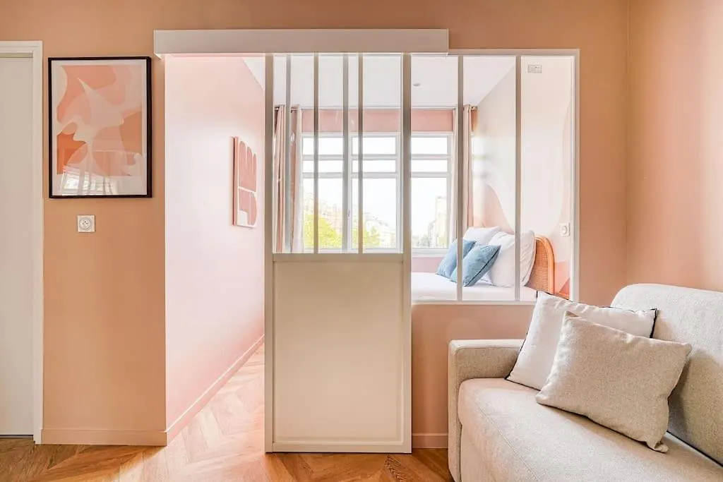 Appartement Proche Parc Monceau Pereire - III Paris 0*,  France